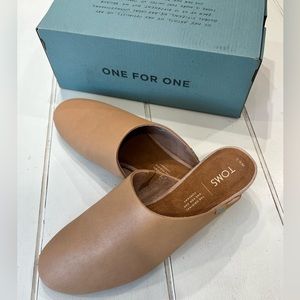 TOMS Leather Flats
